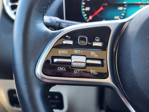 Used 2021 Mercedes-Benz GLA 250 4MATIC image 29