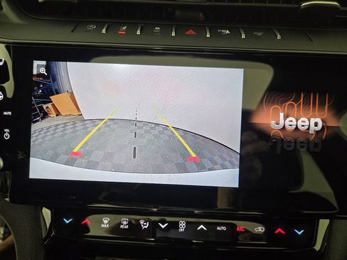 New 2026 Jeep Grand Cherokee L 2WD image 11