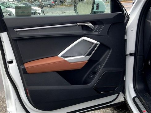 Certified 2024 Audi Q3 2.0T Premium Plus image 22