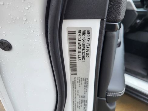 New 2025 Jeep Grand Cherokee Altitude image 21