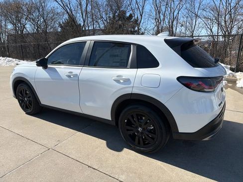 New 2026 Honda HR-V Sport image 3