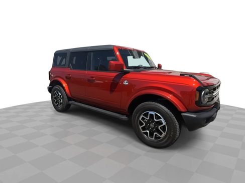 Used 2023 Ford Bronco Outer Banks AWD/4WD image 2