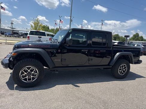 New 2025 Jeep Gladiator Rubicon w/ Convenience Group image 3