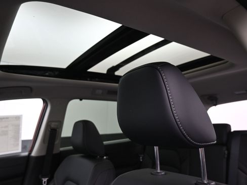 New 2026 Nissan Pathfinder SL AWD/4WD image 19