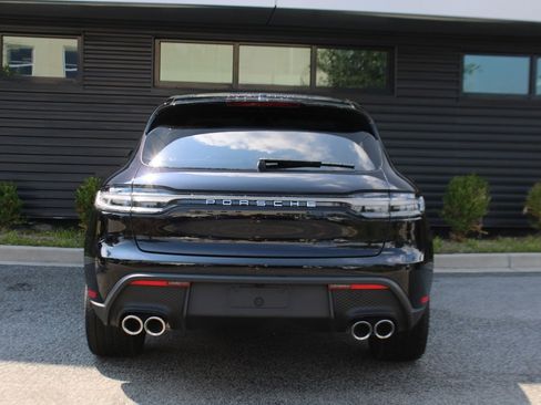 Certified 2025 Porsche Macan image 6