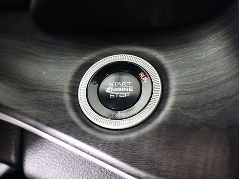 Used 2024 Jeep Grand Cherokee L Limited w/ Luxury Tech Group II image 48