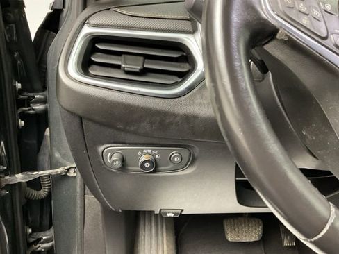 Used 2018 Chevrolet Equinox Premier image 13