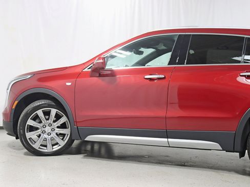 Used 2019 Cadillac XT4 Premium Luxury w/ Enhanced Visibility Package AWD/4WD image 11
