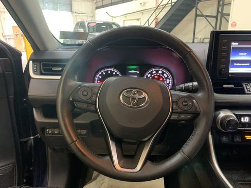 Used 2021 Toyota RAV4 XLE Premium AWD/4WD image 27