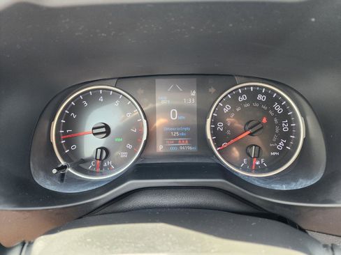 Used 2021 Toyota RAV4 XLE image 14