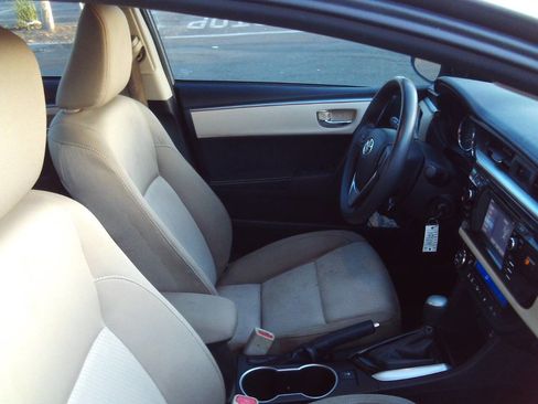 Used 2015 Toyota Corolla LE image 30