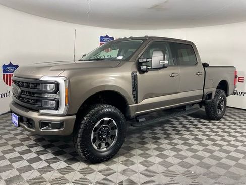 Used 2023 Ford F350 XLT w/ Black Appearance Package image 7