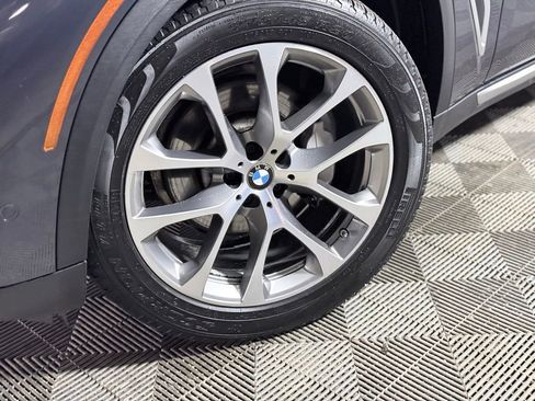 Used 2021 BMW X5 xDrive40i w/ Premium Package AWD/4WD image 2