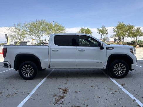 Used 2021 GMC Sierra 1500 AT4 w/ Technology Package AWD/4WD image 2