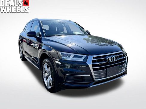 Used 2018 Audi Q5 2.0T Premium Plus w/ Premium Plus Package AWD/4WD image 3
