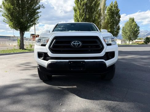 Used 2021 Toyota Tacoma SR AWD/4WD image 12