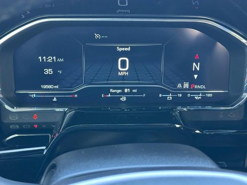 Certified 2025 GMC Sierra 2500 SLT image 21