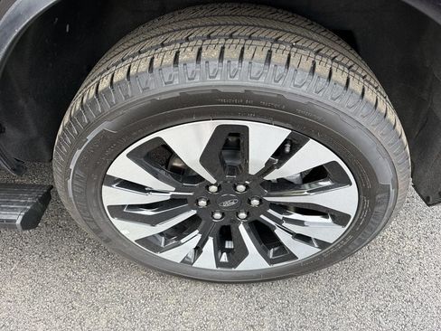 Used 2025 Ford Expedition Platinum w/ Driver's Package AWD/4WD image 12