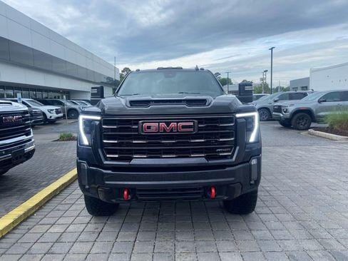Used 2024 GMC Sierra 2500 AT4X AWD/4WD image 3