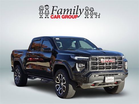Used 2024 GMC Canyon AT4 w/ Technology Package image 2