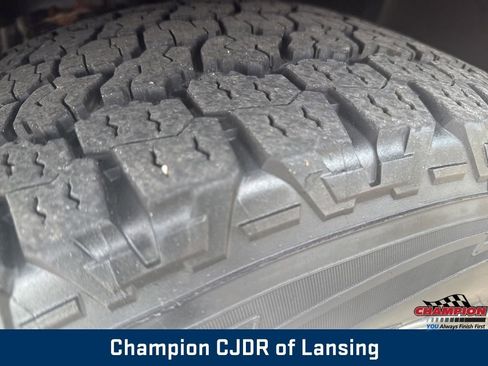 Used 2012 RAM 1500 Sport w/ Sport Premium Group image 10