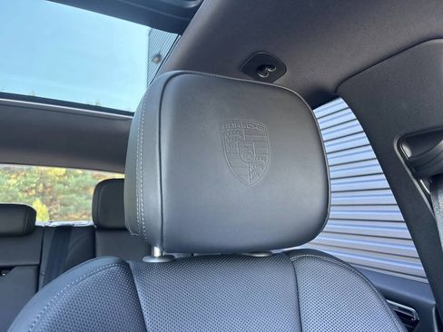 Certified 2026 Porsche Macan AWD/4WD image 24