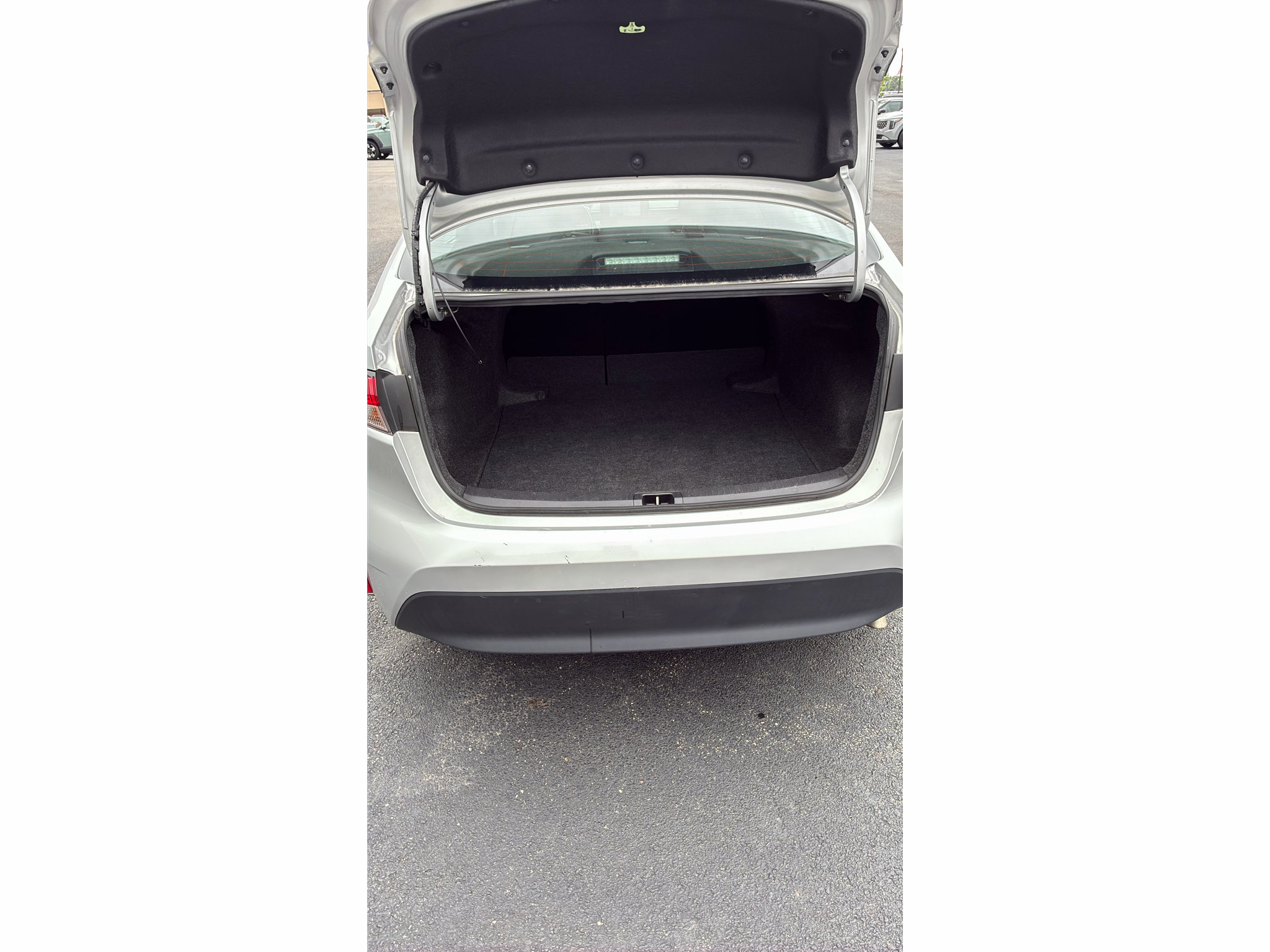 Used 2025 Toyota Corolla LE FWD image 9