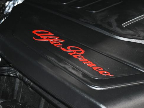 Used 2022 Alfa Romeo Stelvio Ti AWD/4WD image 74