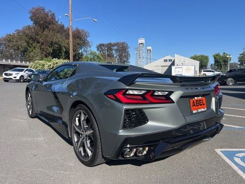 Used 2022 Chevrolet Corvette Stingray Premium Conv w/ Z51 Performance Package RWD image 9
