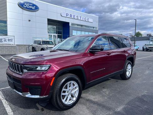 Used 2024 Jeep Grand Cherokee L Laredo w/ Luxury Tech Group I AWD/4WD image 4