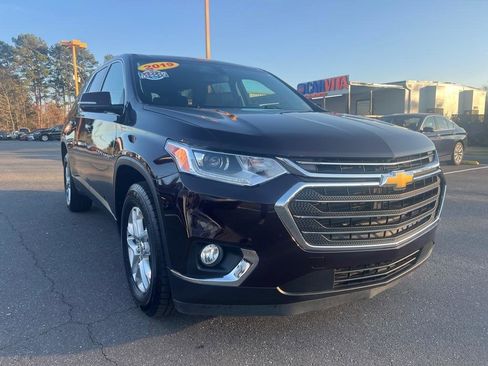 Used 2019 Chevrolet Traverse LT image 3