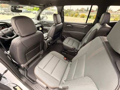 New 2026 GMC Acadia AT4 w/ Luxury Package image 36