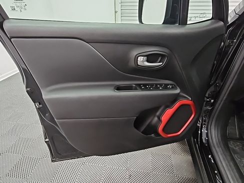 Used 2023 Jeep Renegade Trailhawk w/ Trailhawk Elite Group image 29