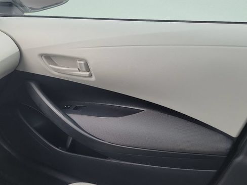 Used 2024 Toyota Corolla LE FWD image 13