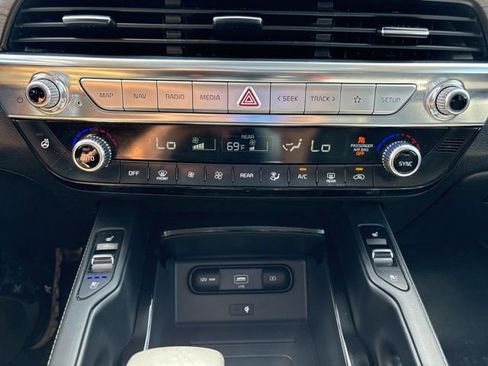 Used 2022 Kia Telluride SX w/ Nightfall Edition Package AWD/4WD image 19
