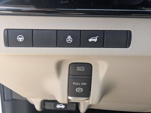 Used 2025 Nissan Murano SL AWD/4WD image 16