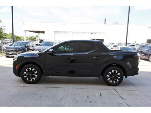 Certified 2025 Hyundai Santa Cruz SE FWD image 5