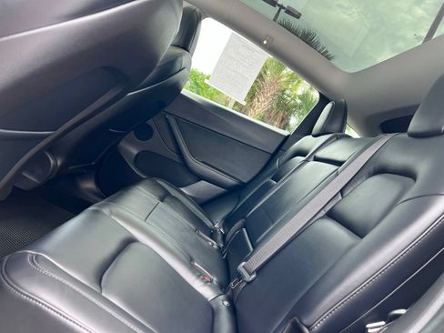 Used 2020 Tesla Model Y Long Range AWD/4WD image 46