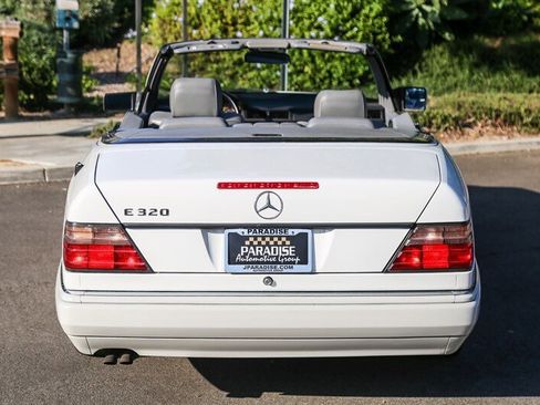 Used 1995 Mercedes-Benz E 320 Convertible image 35