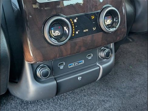 Used 2018 Land Rover Range Rover Supercharged image 17