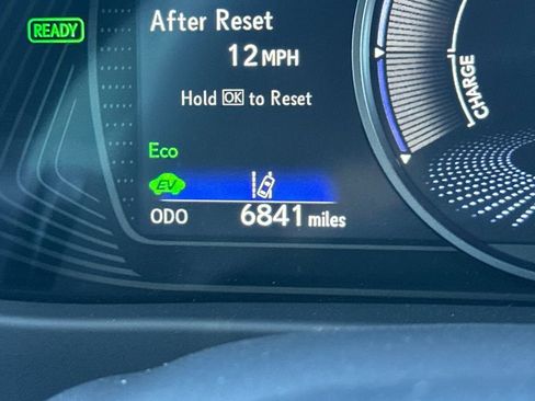 Used 2024 Lexus UX 250h FWD image 30