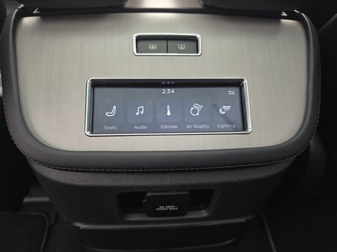 Used 2025 Lincoln Navigator Reserve AWD/4WD image 17