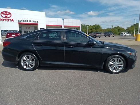 Used 2019 Honda Accord LX image 2