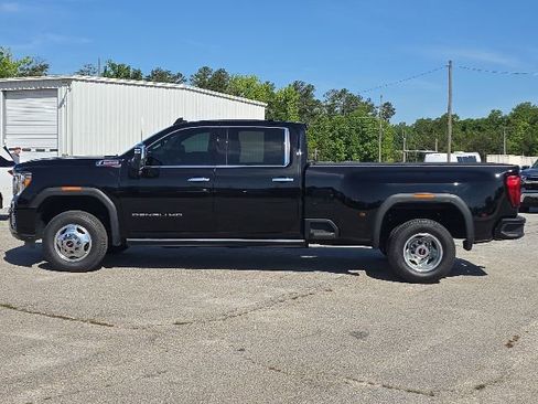 Used 2022 GMC Sierra 3500 Denali w/ Denali Ultimate Package AWD/4WD image 2