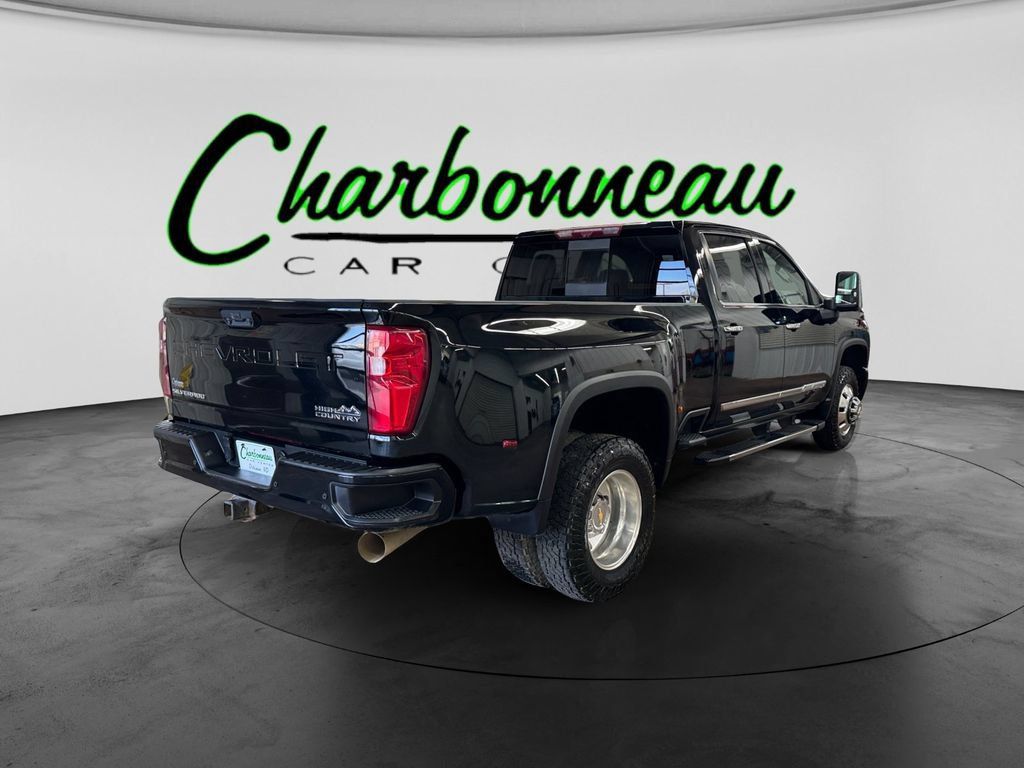 Used 2024 Chevrolet Silverado 3500 High Country w/ High Country Premium Package AWD/4WD image 5