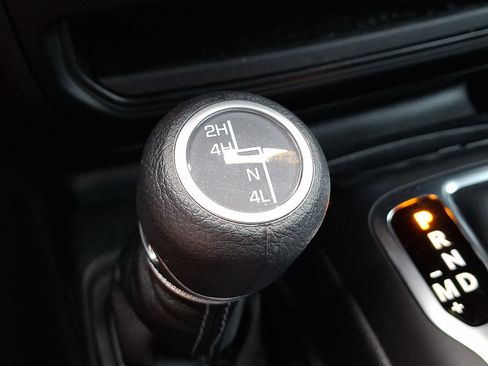 Used 2025 Jeep Gladiator Sport AWD/4WD image 24