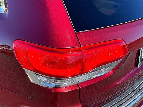 Used 2017 Jeep Grand Cherokee Overland image 28