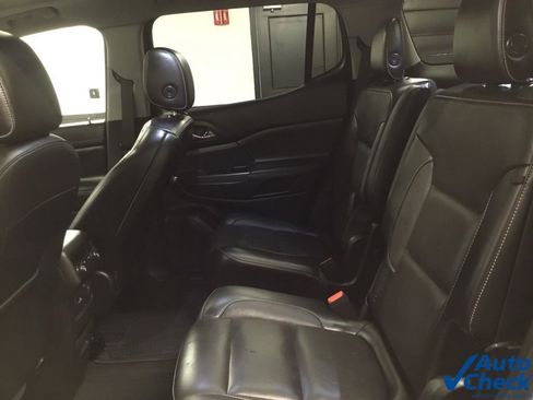 Used 2019 GMC Acadia SLT image 30