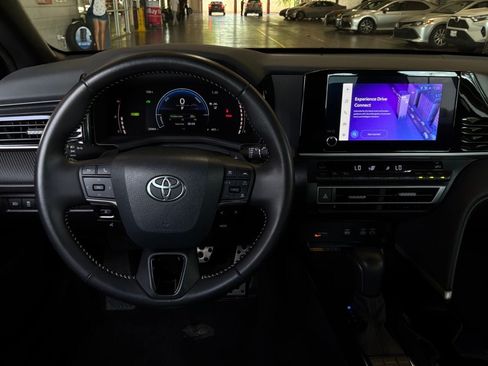 Used 2026 Toyota Camry SE FWD image 13