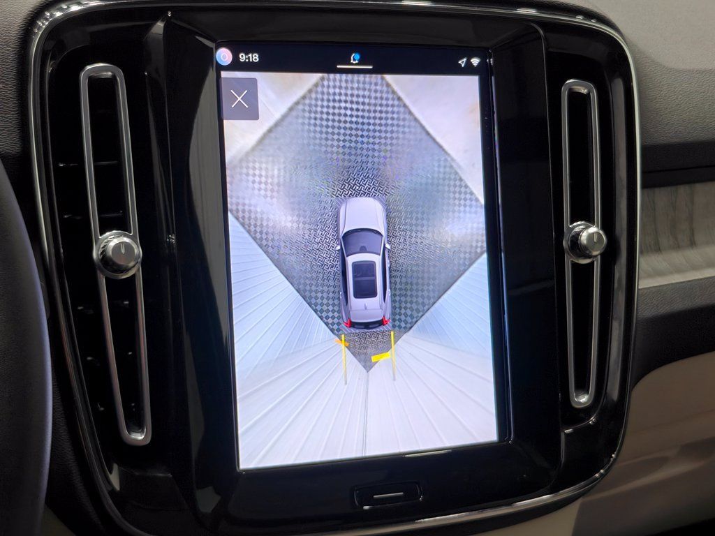 Used 2023 Volvo XC40 B4 Ultimate FWD image 7